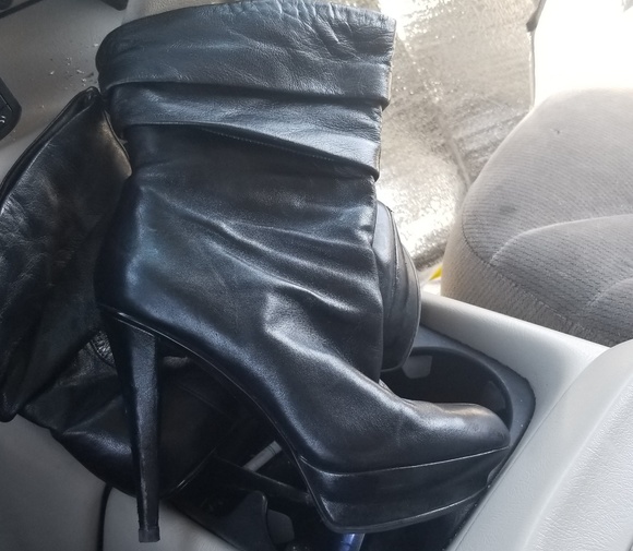 Jessica Simpson - Picture 1 of 2